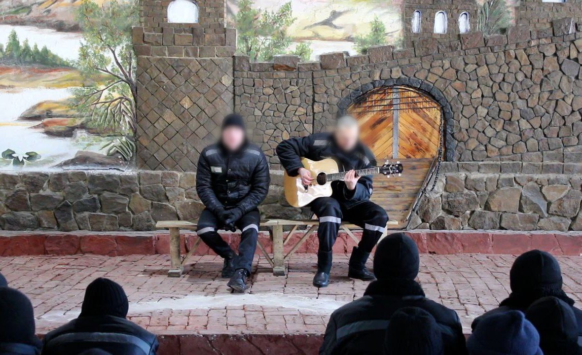 В ИК-7 и ИК-8 состоялись новогодние концерты для осужденных В ИК-7 и ИК-8 состоялись новогодние концерты для осужденных