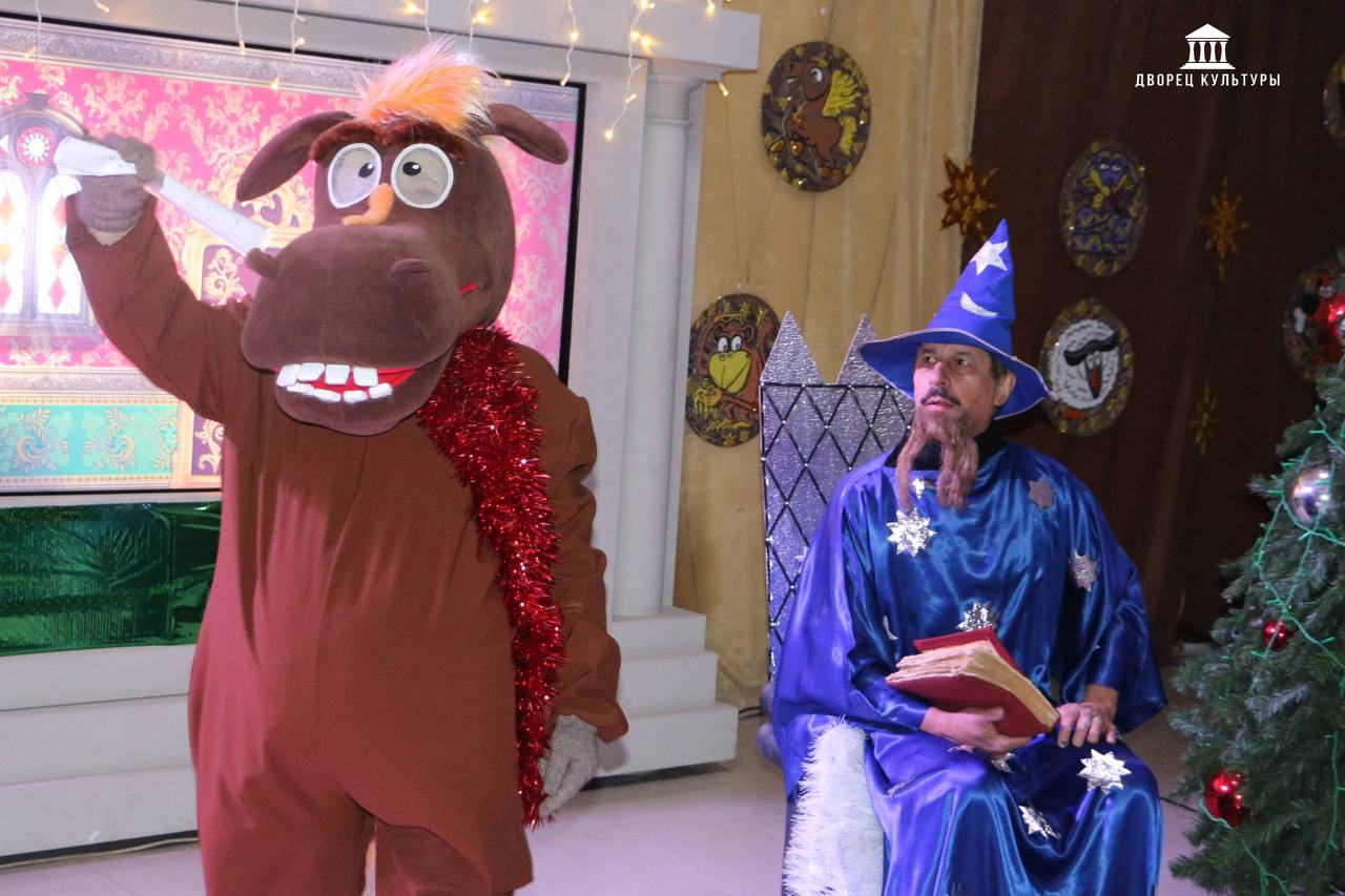 3 января Харцызский городской Дворец культуры погрузился в настоящую новогоднюю сказку 3 января Харцызский городской Дворец культуры погрузился в настоящую новогоднюю сказку