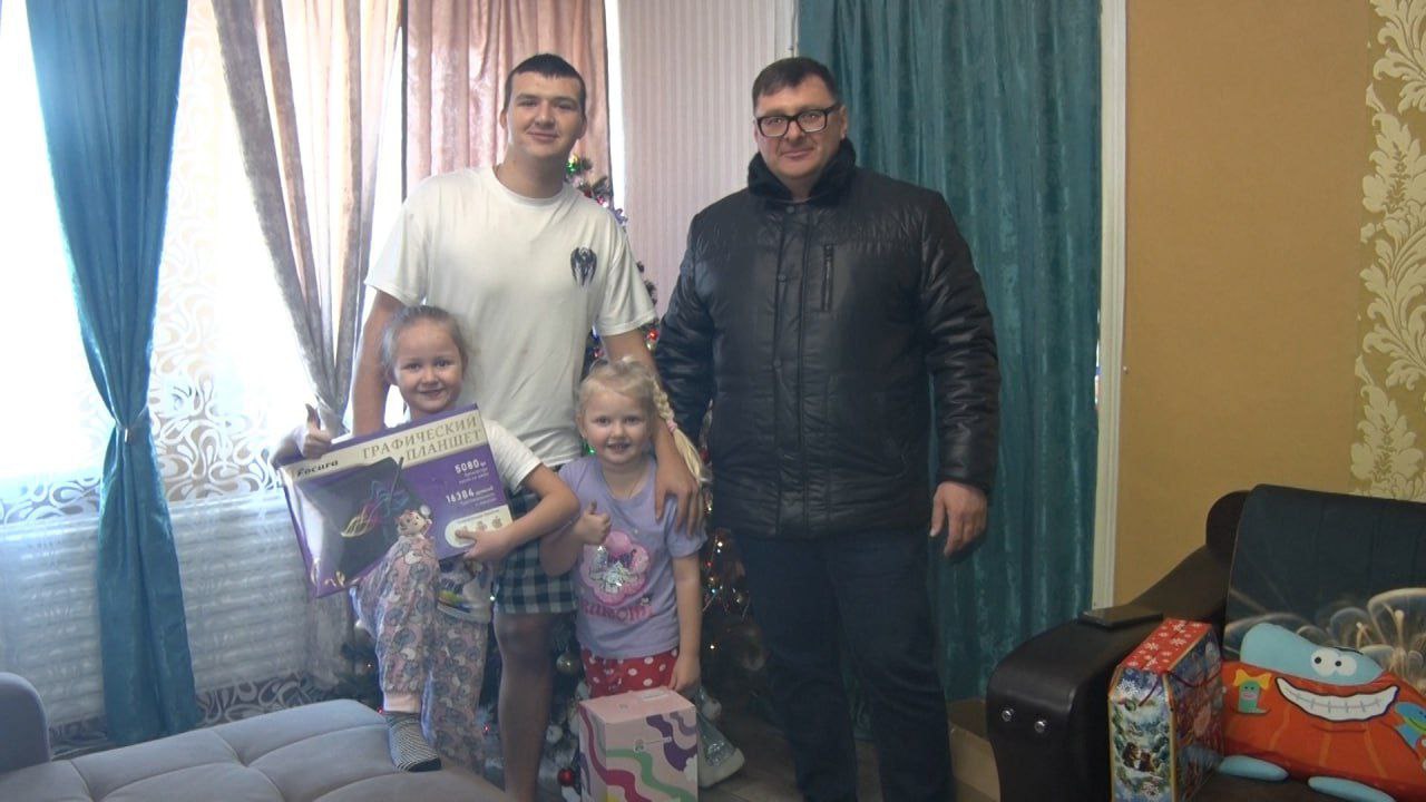 Василий Овчаров: Вдохновение добра: продолжение акции "Ёлка желаний" Василий Овчаров: Вдохновение добра: продолжение акции "Ёлка желаний"