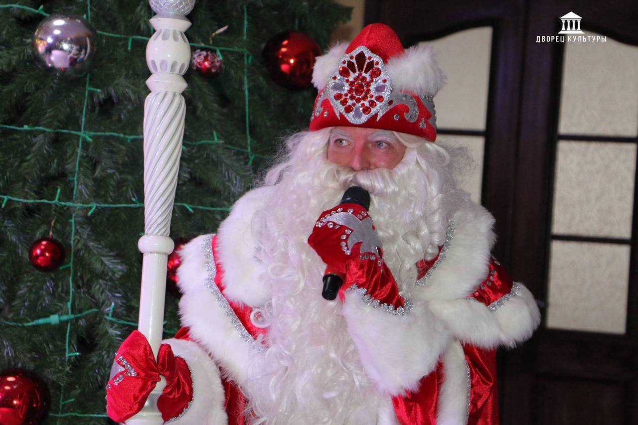 3 января Харцызский городской Дворец культуры погрузился в настоящую новогоднюю сказку 3 января Харцызский городской Дворец культуры погрузился в настоящую новогоднюю сказку