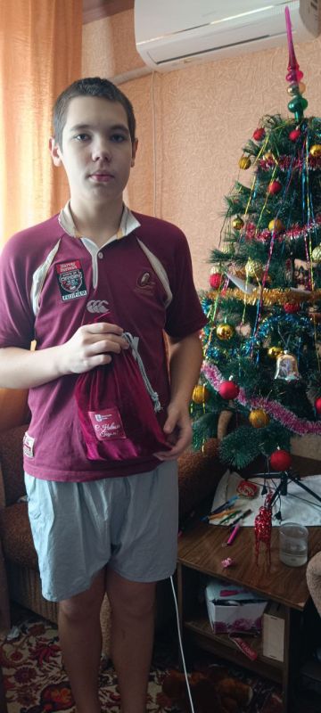 Более 100 детей поздравила с Новым годом депутат Народного Совета ДНР от Единой России Юлия Крюкова