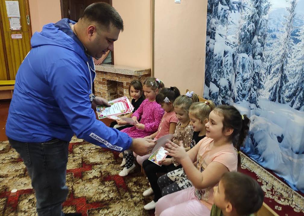 Погоня за пером Жар-Птицы: как встречали Новый год в Урзуфе Погоня за пером Жар-Птицы: как встречали Новый год в Урзуфе