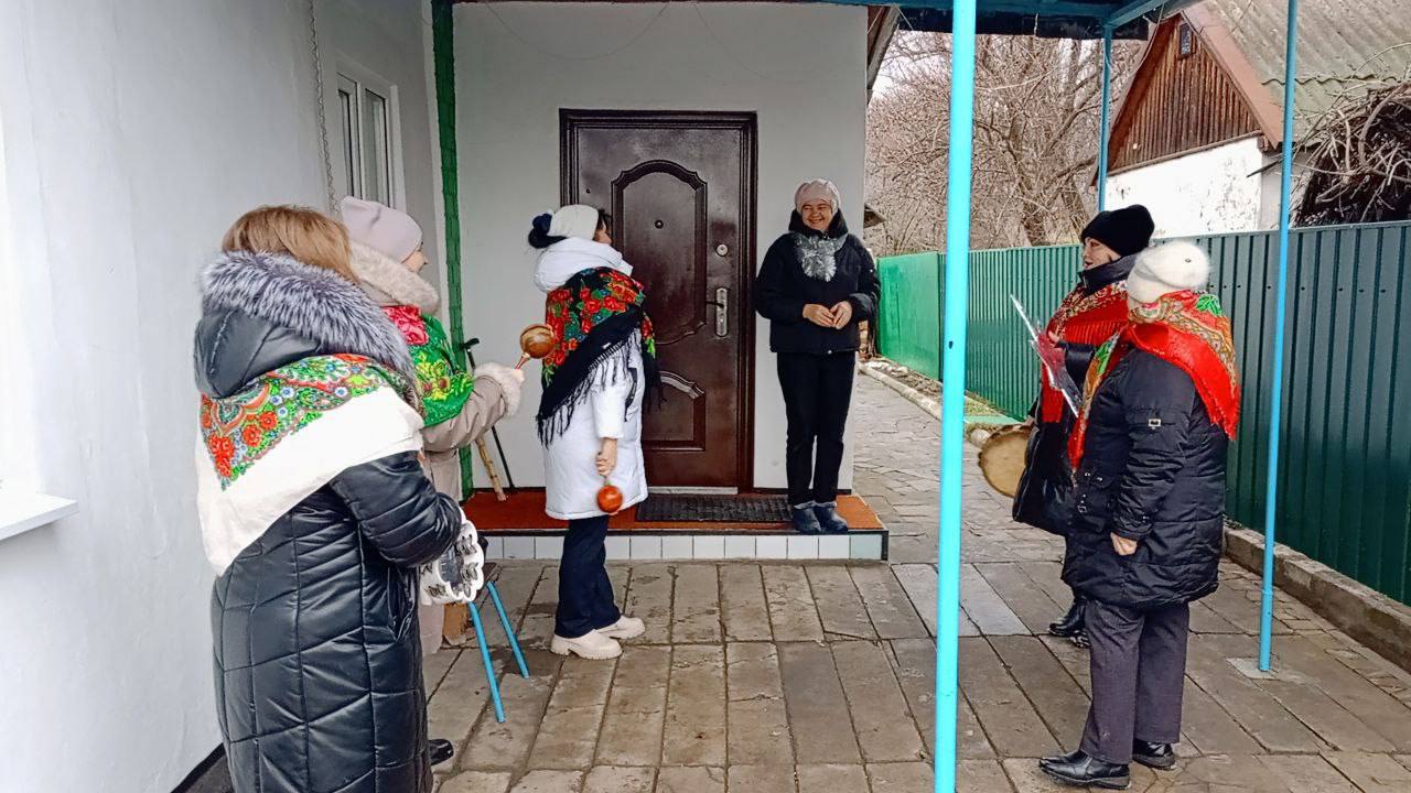 В преддверии Рождественских праздников, сотрудники МБУ "Городской дом культуры" пгт В преддверии Рождественских праздников, сотрудники МБУ "Городской дом культуры" пгт