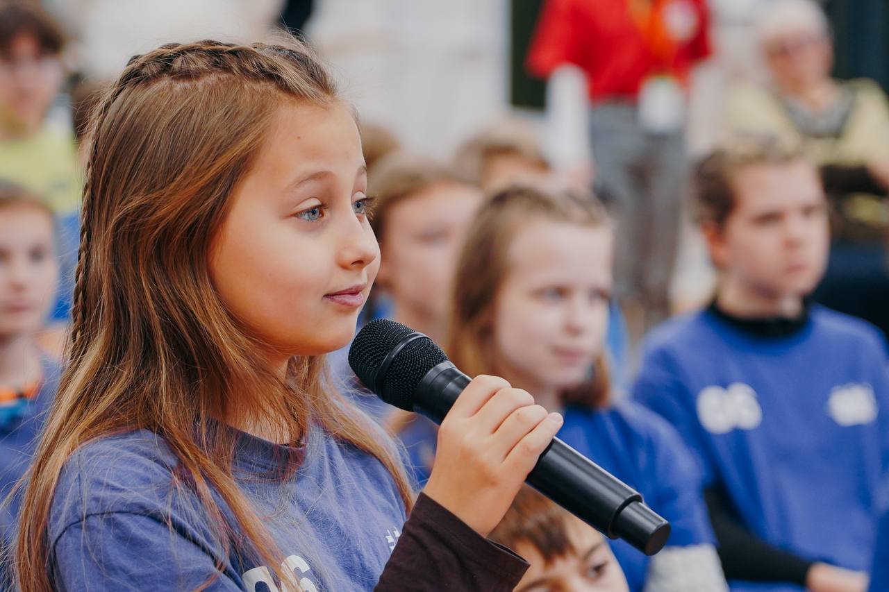 Антон Кольцов: Свыше 100 школьников из Мариуполя проводят новогодние каникулы в Санкт-Петербурге