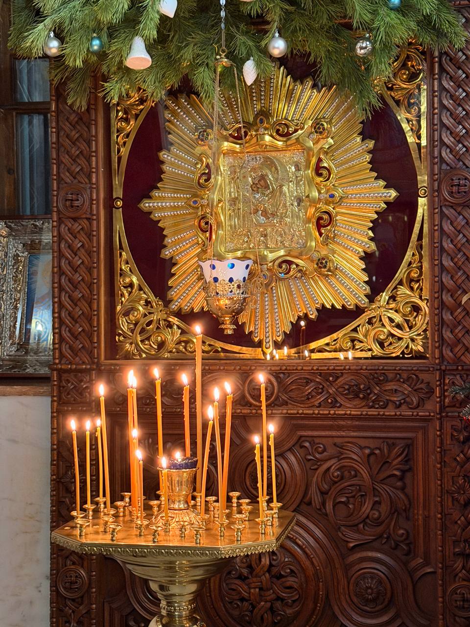 Глава ДНР Денис Пушилин вместе с первым заместителем Руководителя Администрации Президента Сергеем Кириенко принял участие в праздничном богослужении Глава ДНР Денис Пушилин вместе с первым заместителем Руководителя Администрации Президента Сергеем Кириенко принял участие в праздничном богослужении