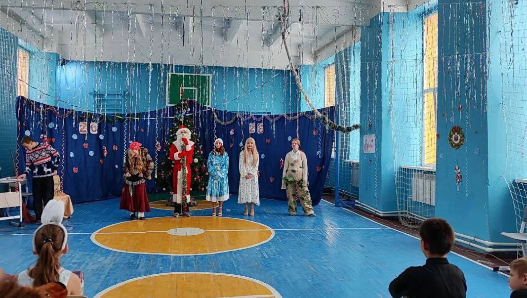 Яркая точка новогоднего турне: праздник в селе Приазовское Яркая точка новогоднего турне: праздник в селе Приазовское