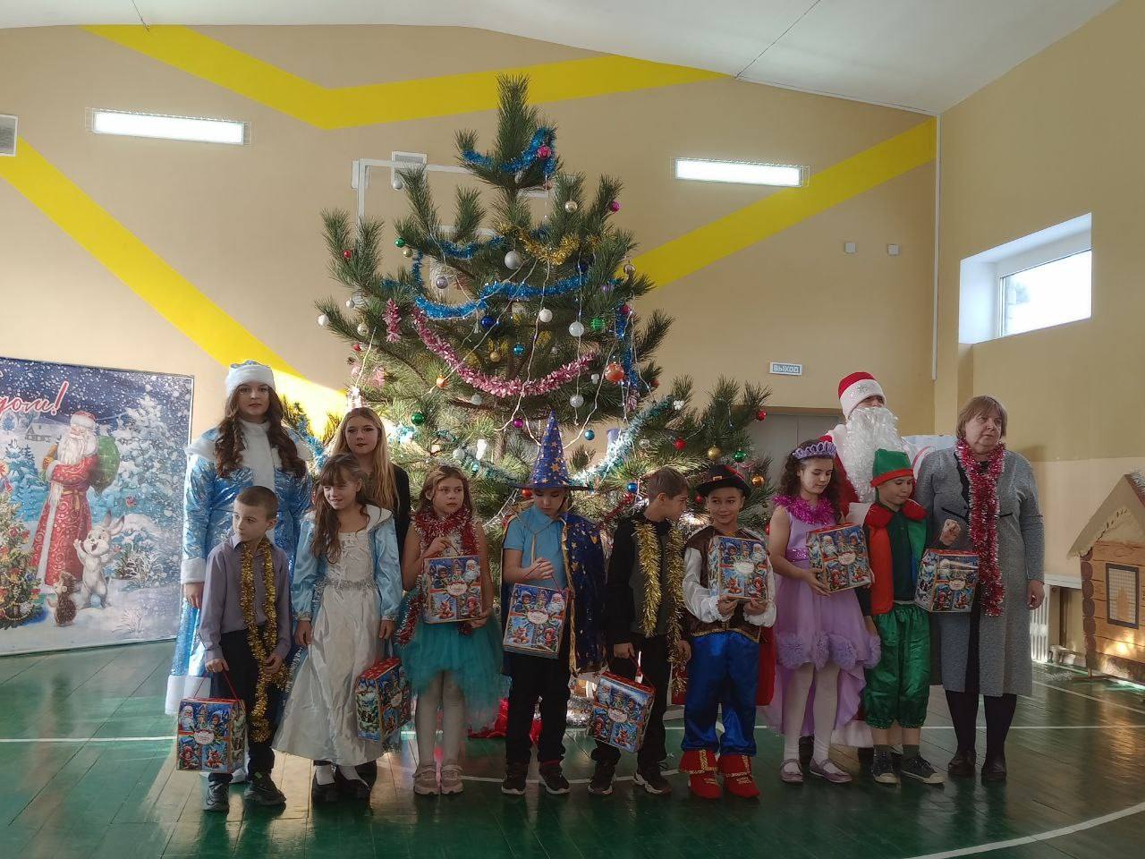 Яркая точка новогоднего турне: праздник в селе Приазовское Яркая точка новогоднего турне: праздник в селе Приазовское