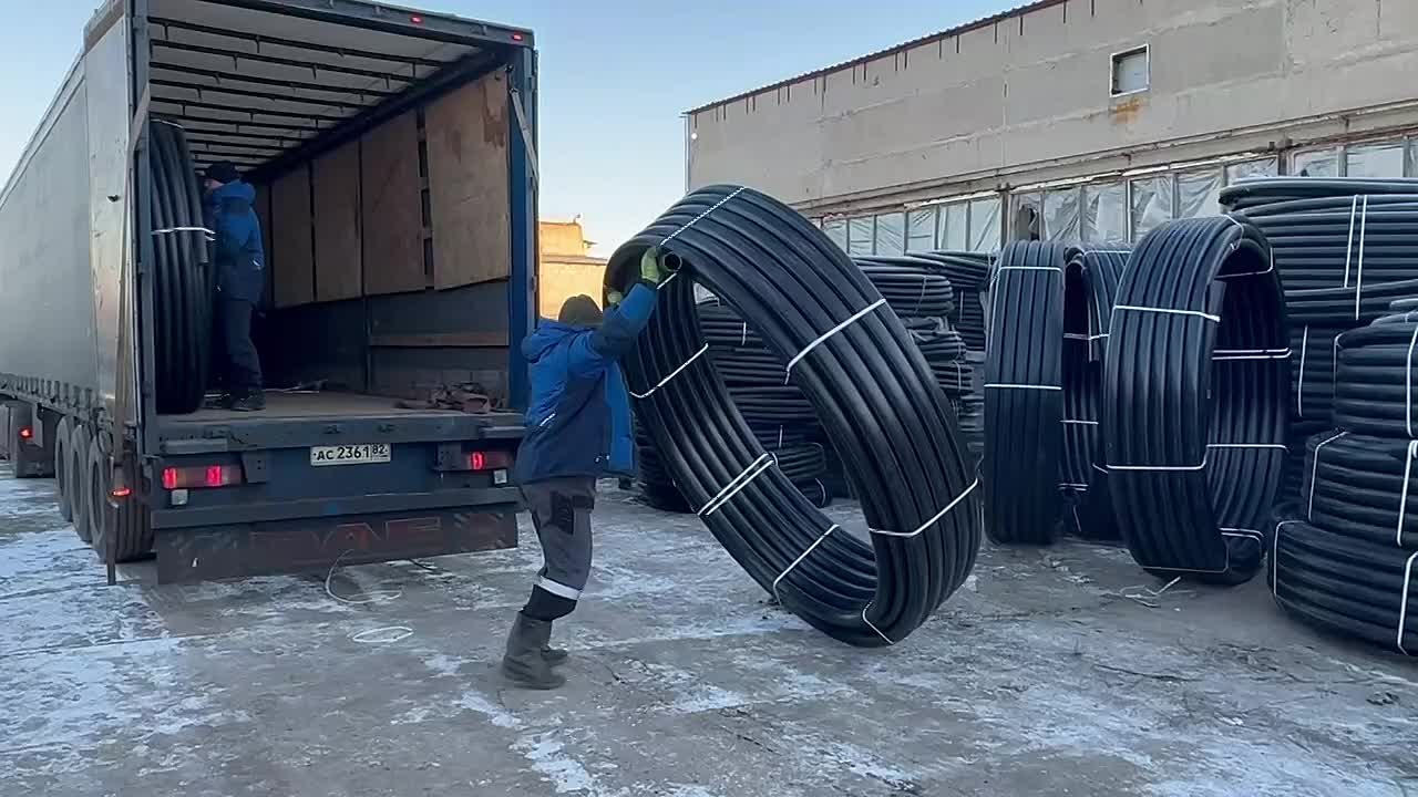 В Волновахский муниципальный округ поступило более 10 километров современных труб с Ямала для обновления сетей водоснабжения