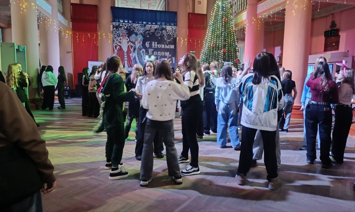 09 января 2026 года, в МБУ «Дворец культуры им. В. Маяковского г.о. Торез» прошла молодежная игровая программа с дискотекой «Новогодний Драйв» 09 января 2026 года, в МБУ «Дворец культуры им. В. Маяковского г.о. Торез» прошла молодежная игровая программа с дискотекой «Новогодний Драйв»