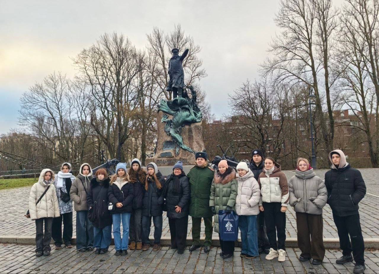 Александр Пеняев: Интересные встречи. Сотрудники отдела по делам молодёжи и спорта администрации Ясиноватского МО и юнармейцы из отрядов ГБОУ "Школа № 1 Ясиноватского МО", ГБОУ "Школа № 6 Ясиноватского МО" и ГБОУ "Школа № 7... Александр Пеняев: Интересные встречи. Сотрудники отдела по делам молодёжи и спорта администрации Ясиноватского МО и юнармейцы из отрядов ГБОУ "Школа № 1 Ясиноватского МО", ГБОУ "Школа № 6 Ясиноватского МО" и ГБОУ "Школа № 7...