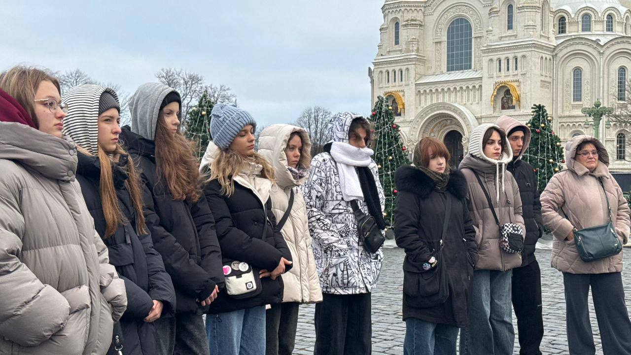 Александр Пеняев: Интересные встречи. Сотрудники отдела по делам молодёжи и спорта администрации Ясиноватского МО и юнармейцы из отрядов ГБОУ "Школа № 1 Ясиноватского МО", ГБОУ "Школа № 6 Ясиноватского МО" и ГБОУ "Школа № 7... Александр Пеняев: Интересные встречи. Сотрудники отдела по делам молодёжи и спорта администрации Ясиноватского МО и юнармейцы из отрядов ГБОУ "Школа № 1 Ясиноватского МО", ГБОУ "Школа № 6 Ясиноватского МО" и ГБОУ "Школа № 7...