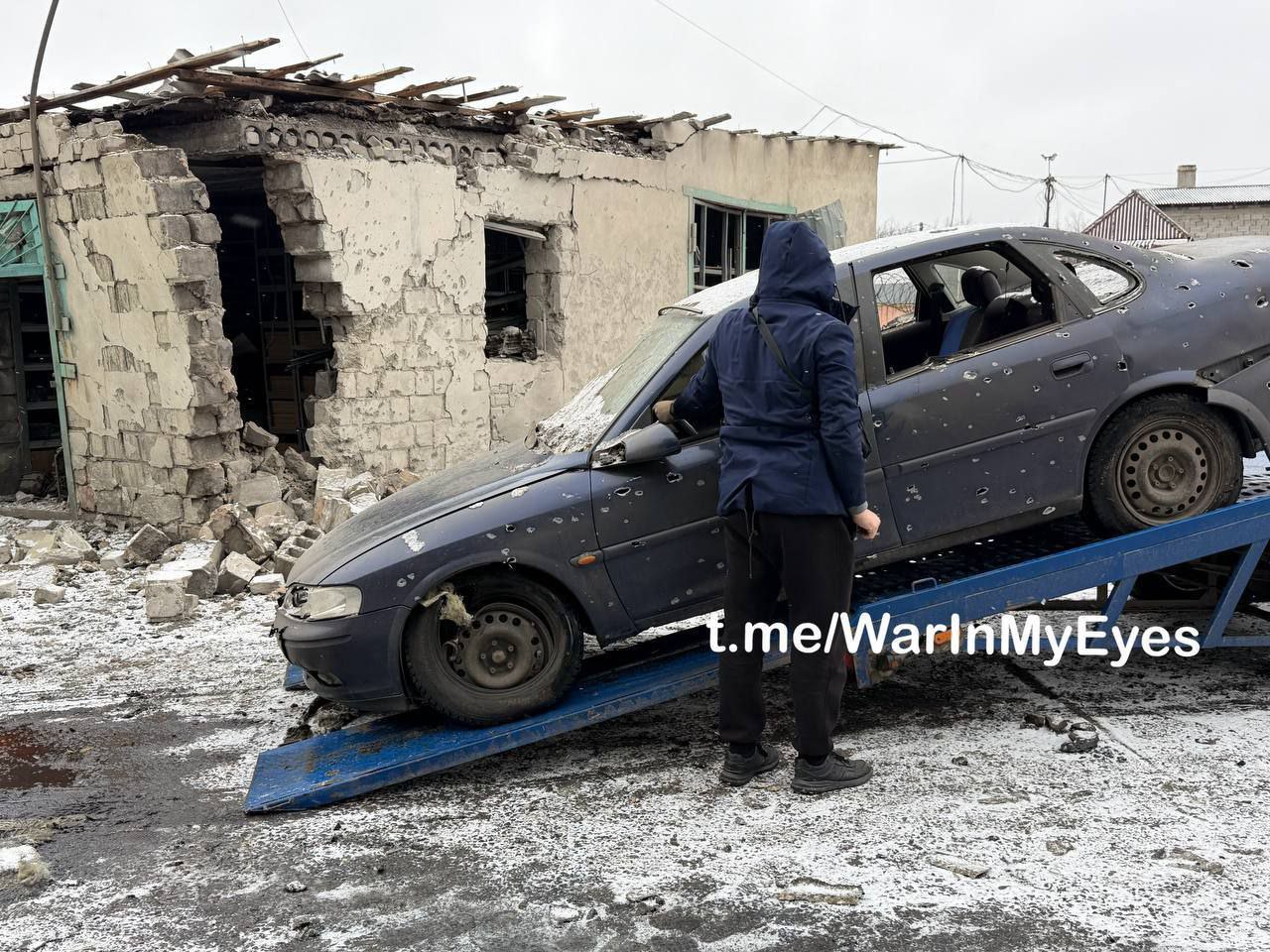 Последствия атаки БПЛА ВСУ по СТО в Макеевке Последствия атаки БПЛА ВСУ по СТО в Макеевке