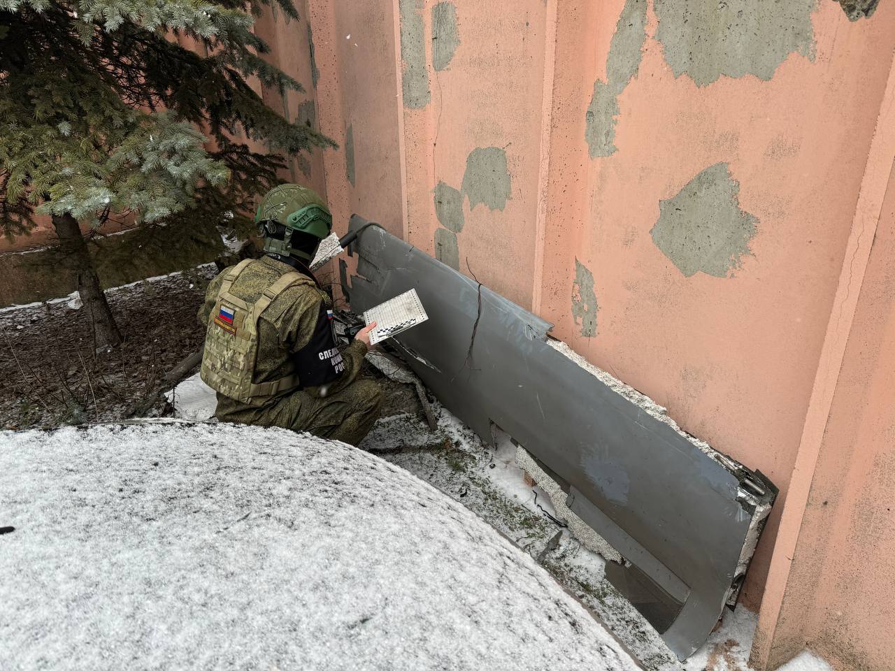 Атака БПЛА ВСУ на СТО в Макеевке привела к повреждению боксов и 15 автомобилей Атака БПЛА ВСУ на СТО в Макеевке привела к повреждению боксов и 15 автомобилей