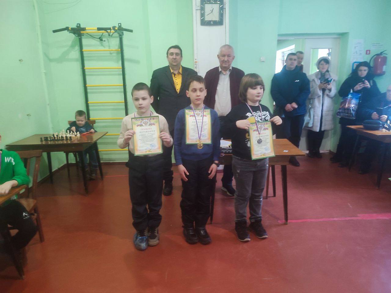 10 января в ШШК «Интеллект» состоялся Рождественский турнир по шахматам среди школьников 2013 г.р. и моложе 10 января в ШШК «Интеллект» состоялся Рождественский турнир по шахматам среди школьников 2013 г.р. и моложе
