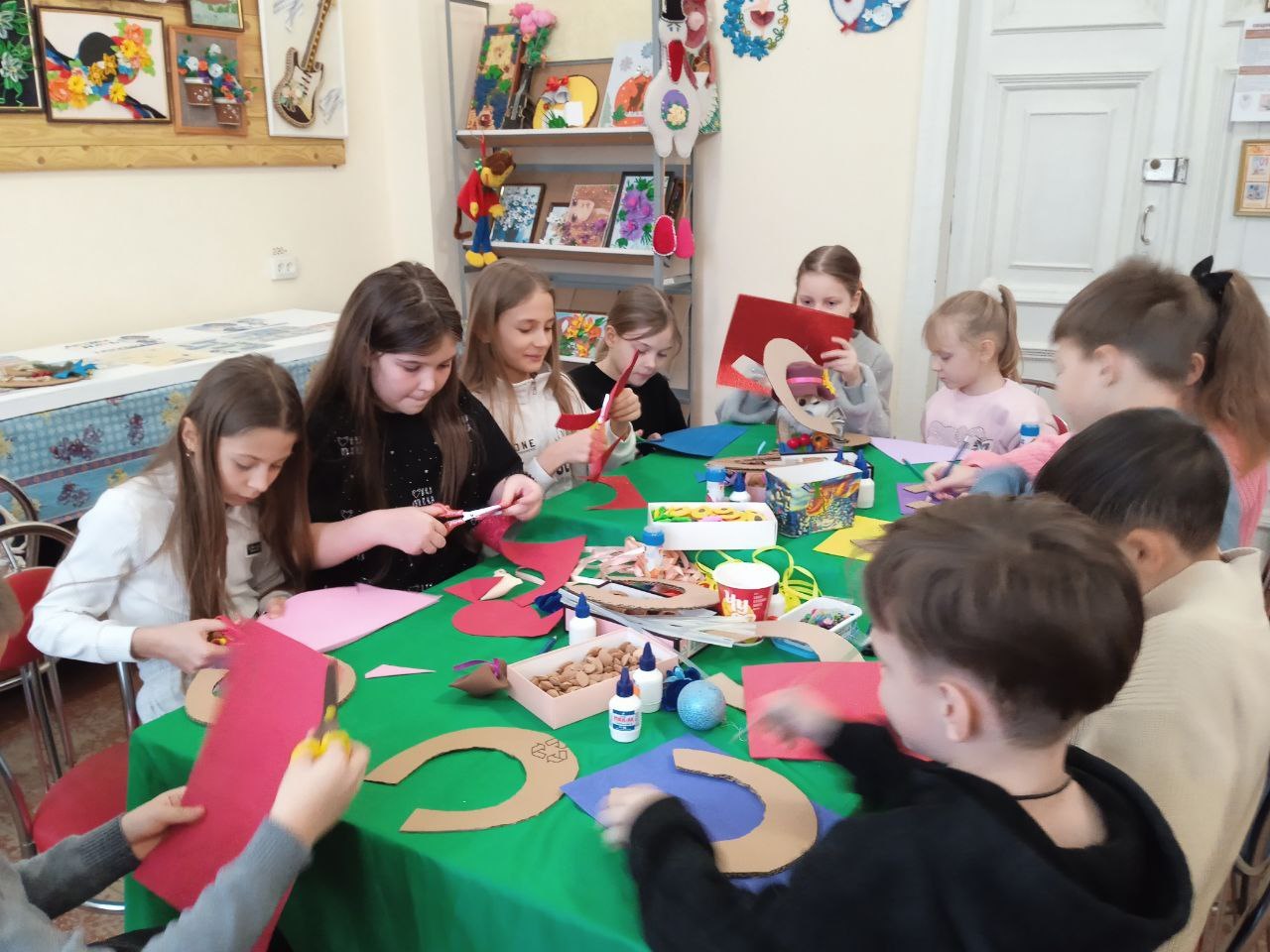 В Старобешевском округе прошел мастер-классе декоративно-прикладного творчества «Сувенир к Старому Новому году» В Старобешевском округе прошел мастер-классе декоративно-прикладного творчества «Сувенир к Старому Новому году»