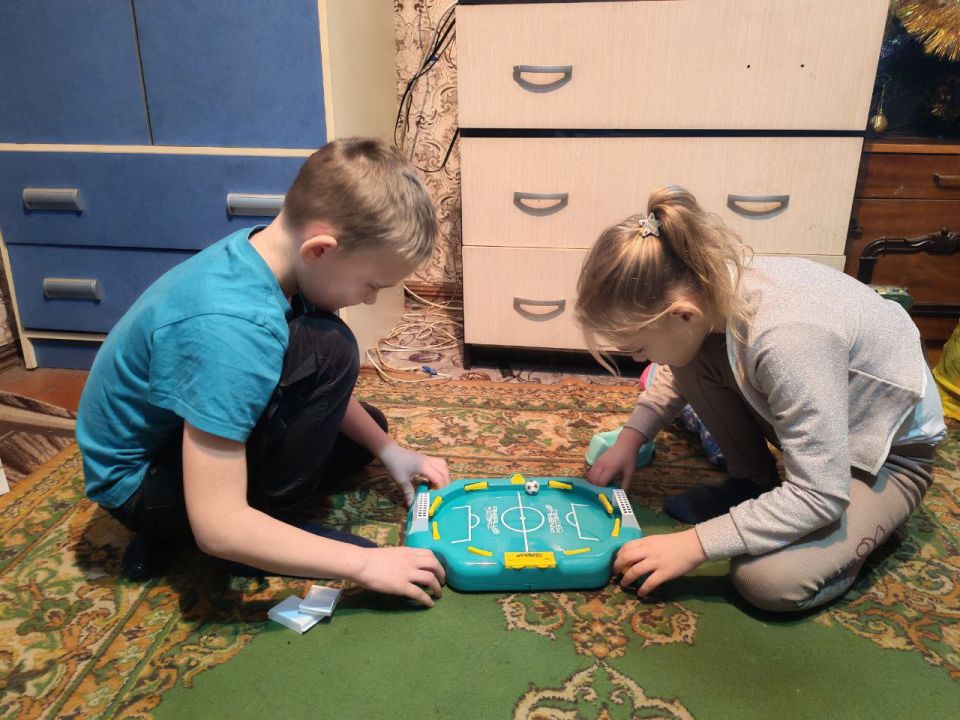 День, полный улыбок и детского смеха День, полный улыбок и детского смеха