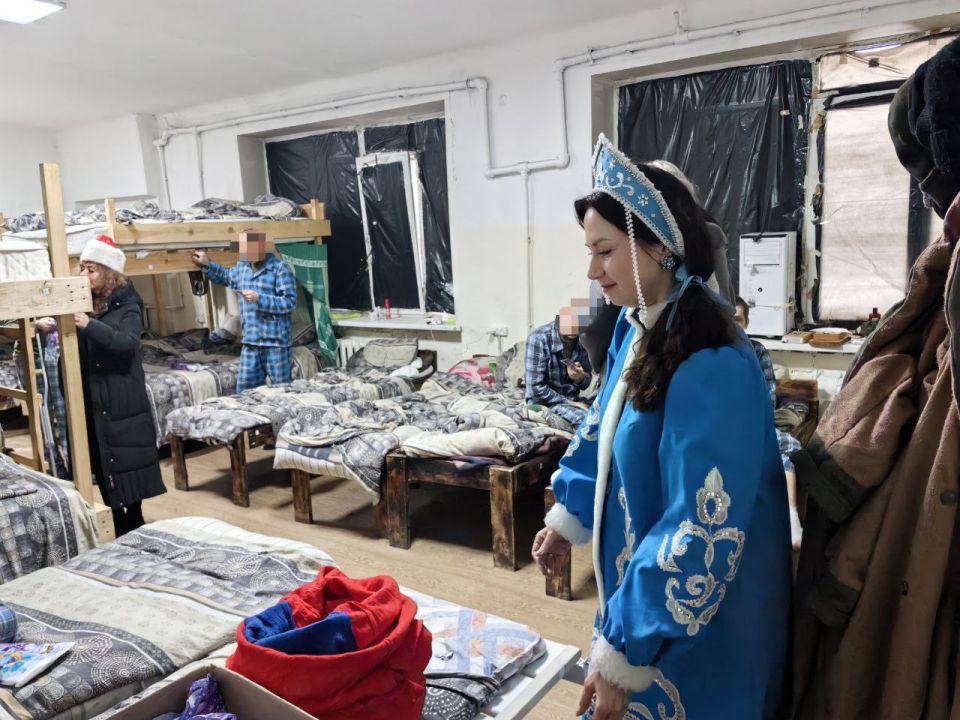 в аботе. Продолжаем дарить праздничное настроение нашим защитникам в аботе. Продолжаем дарить праздничное настроение нашим защитникам