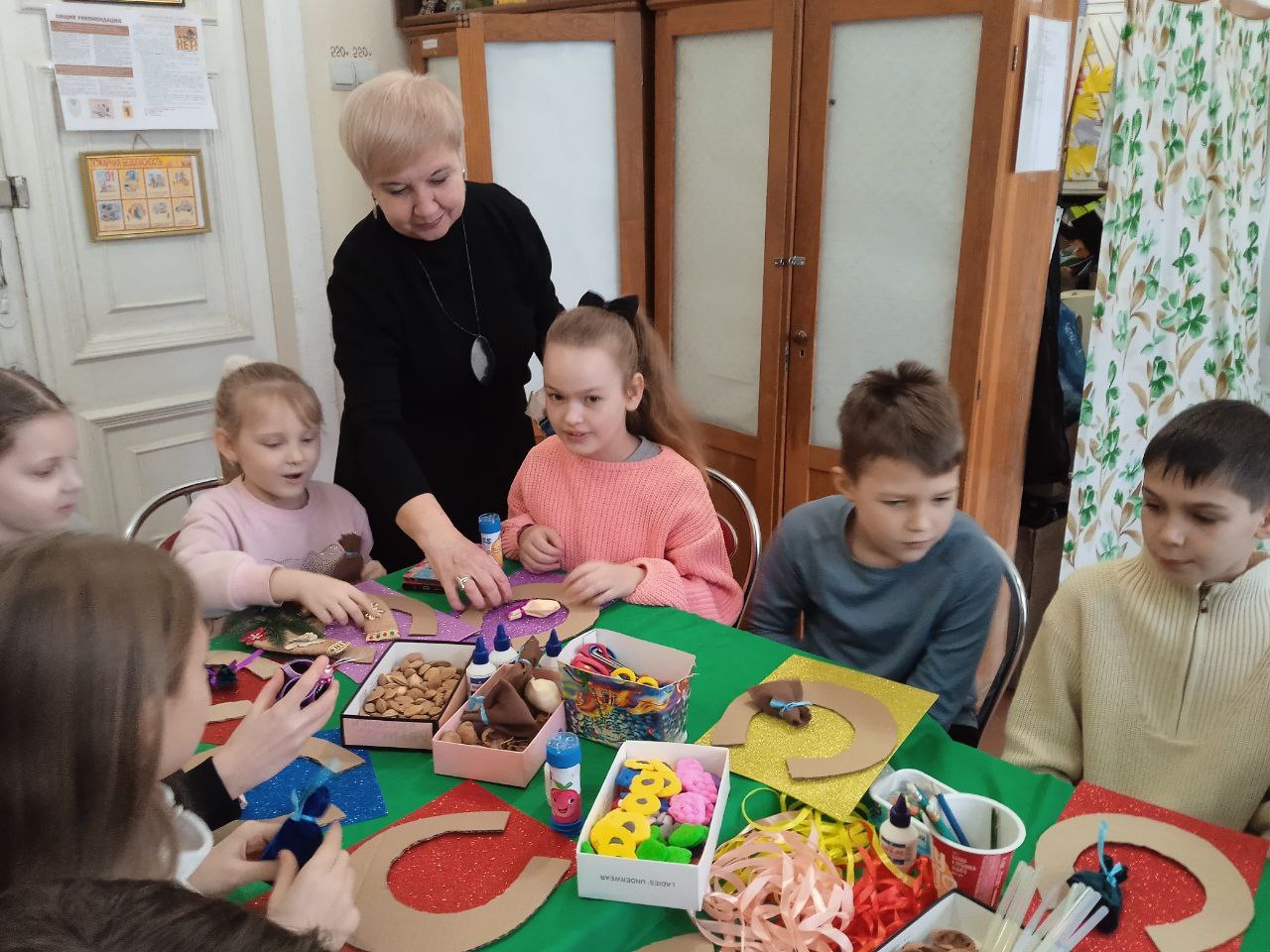 В Старобешевском округе прошел мастер-классе декоративно-прикладного творчества «Сувенир к Старому Новому году» В Старобешевском округе прошел мастер-классе декоративно-прикладного творчества «Сувенир к Старому Новому году»