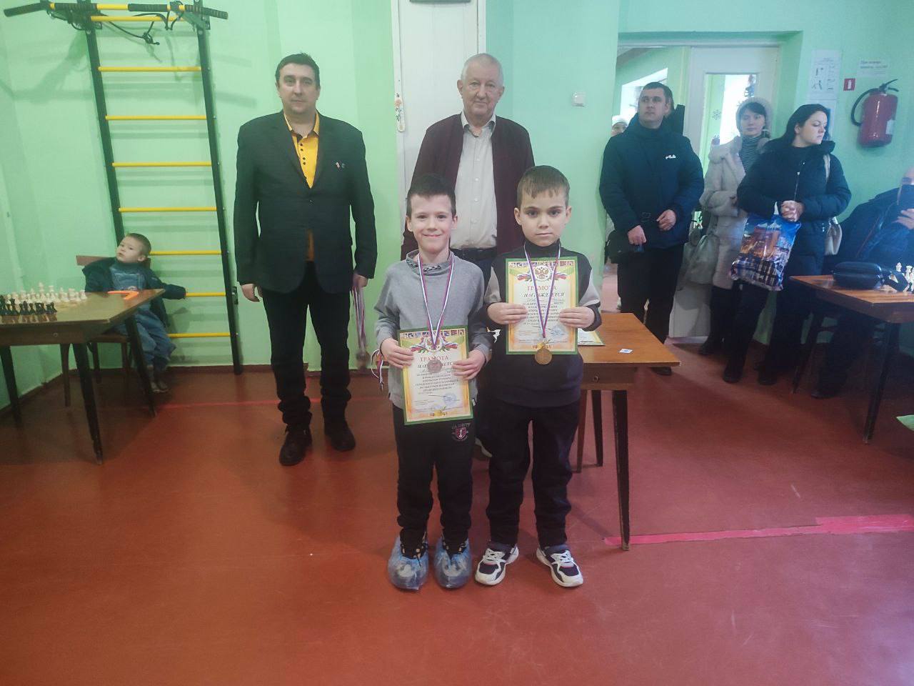 10 января в ШШК «Интеллект» состоялся Рождественский турнир по шахматам среди школьников 2013 г.р. и моложе 10 января в ШШК «Интеллект» состоялся Рождественский турнир по шахматам среди школьников 2013 г.р. и моложе