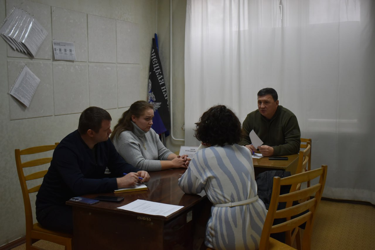 Игорь Лызов: Провёл приём граждан. Поступило обращение индивидуальных предпринимателей об аренде нежилого помещения