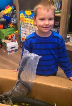 Руководители Минстроя Тульской области исполнили новогодние желания детей из Мариуполя