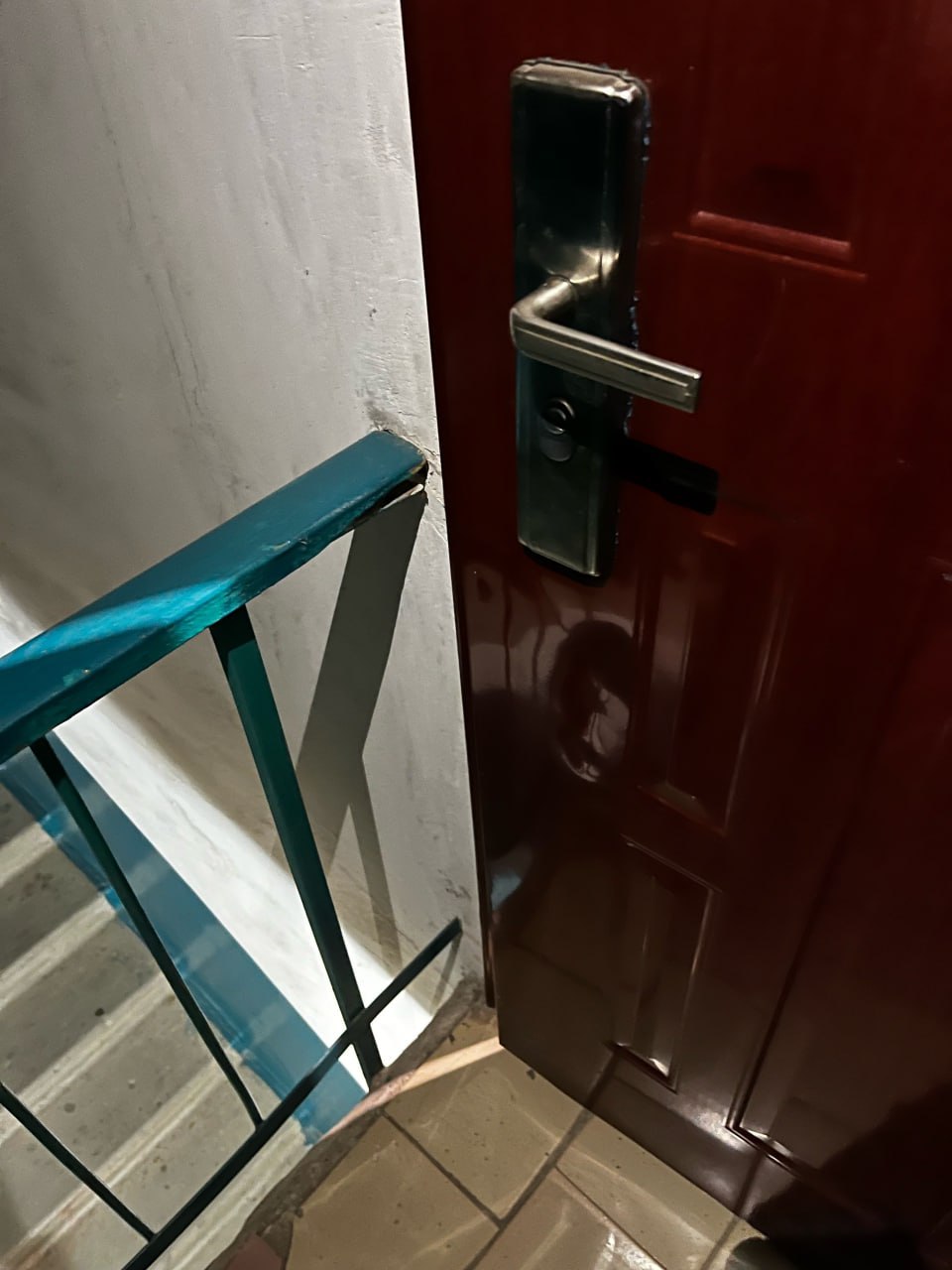 Стражи правопорядка задержали жителя Тореза за повреждение чужого имущества