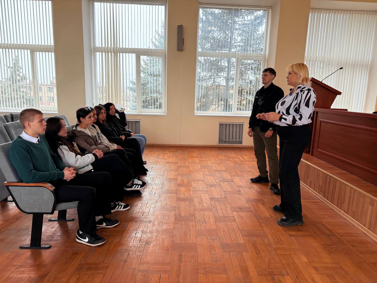 Вандализм – это не круто. Руслан Александрович Пономаренко, заведующий сектором Молодежной политики, обратился к молодежи с важным призывом Вандализм – это не круто. Руслан Александрович Пономаренко, заведующий сектором Молодежной политики, обратился к молодежи с важным призывом