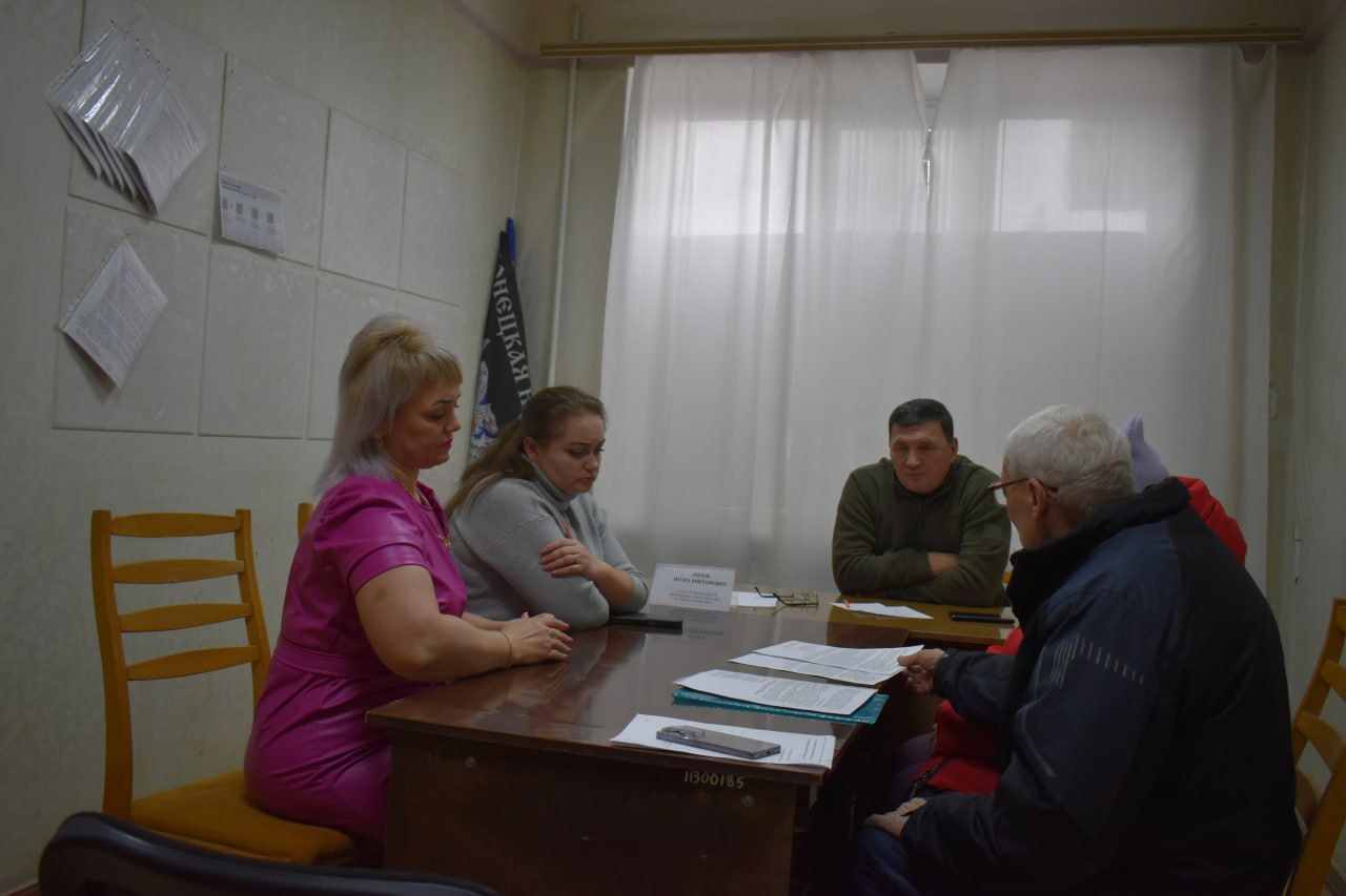 Игорь Лызов: Провёл приём граждан. Поступило обращение индивидуальных предпринимателей об аренде нежилого помещения Игорь Лызов: Провёл приём граждан. Поступило обращение индивидуальных предпринимателей об аренде нежилого помещения