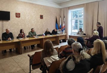 Сергей Ермаков: 12 января провел малое аппаратное совещание с начальниками отделов и структурных подразделений