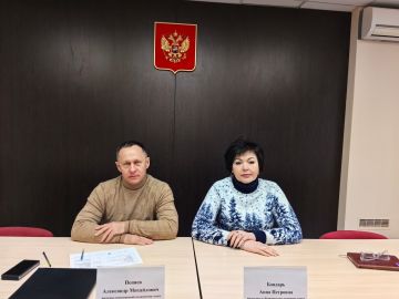 Александр Пеняев: Вместе с председателем Ясиноватского муниципального совета Анной Бондарь провели аппаратное совещание с руководителями управлений и отделов администрации, руководителями организаций, предприятий и...