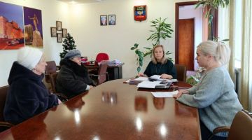 Наталья Бегуненко: В понедельник, 12 января, руководитель Управы Петровского внутригородского района Администрации городского округа Донецк Наталья Ивановна Бегуненко провела еженедельный прием граждан