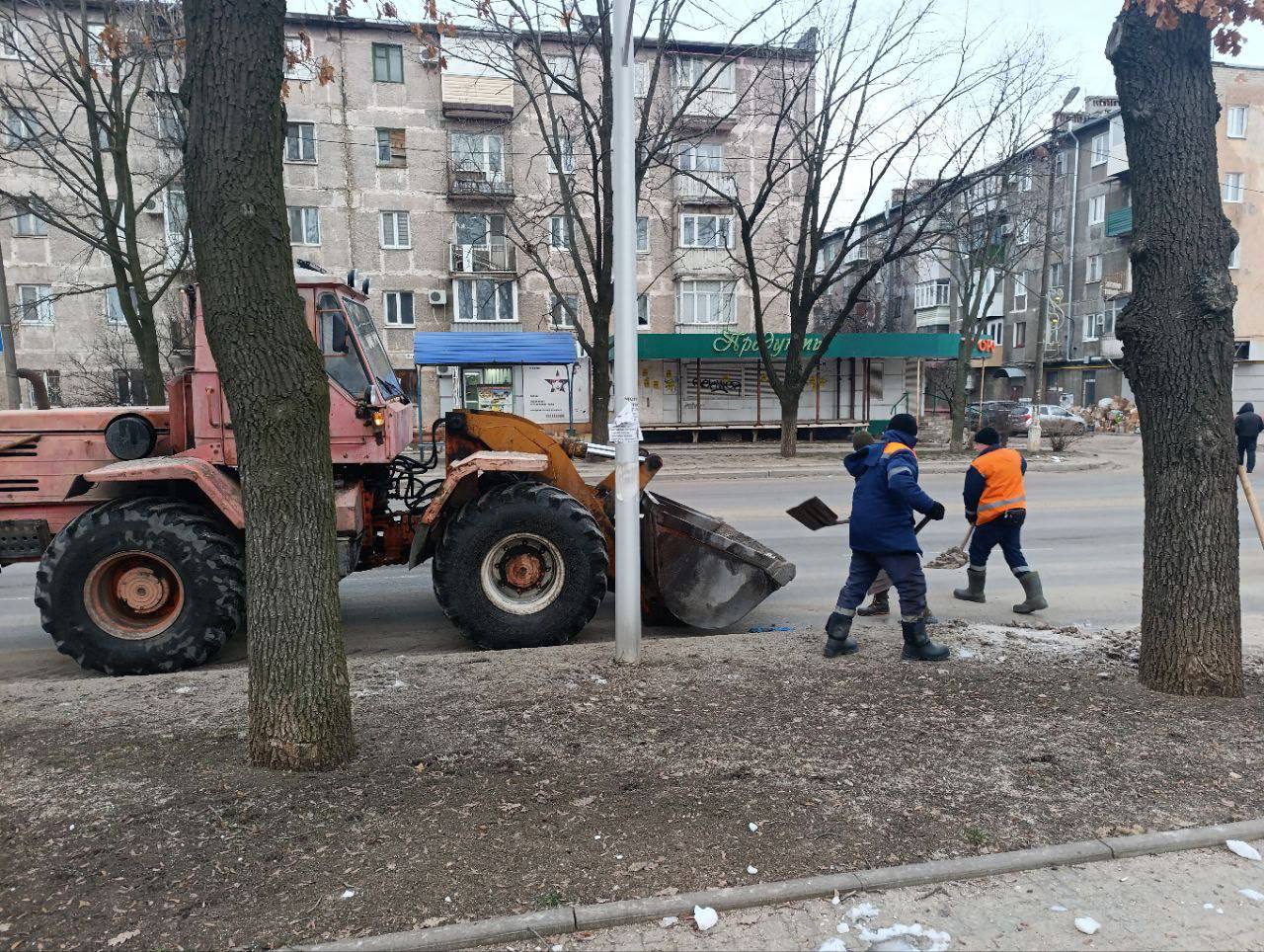 МУП «Простор» ежедневно выполняет все необходимые работы по содержанию городских улиц МУП «Простор» ежедневно выполняет все необходимые работы по содержанию городских улиц