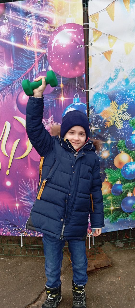 Представители Администрации округа активно участвуют в традиционной акции "Ёлка желаний" посещая детей и радуя их долгожданными подарками