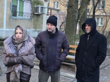 Иван Адамец: Первый заместитель руководителя Управы Куйбышевского района Алина Волкова и депутат Донецкого городского совета Дмитрий Пефтеев провели встречу с жителями дома №18 по улице 60-летия СССР