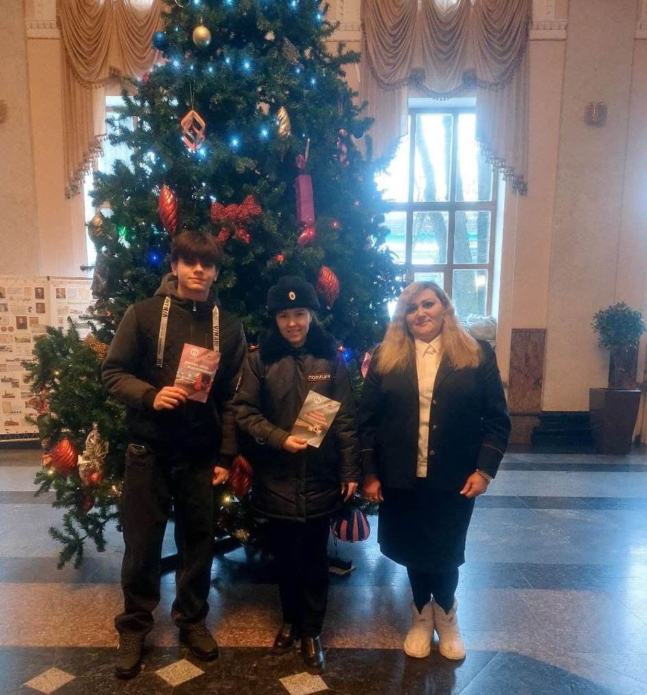 Сотрудники транспортной полиции Донецка провели профилактическую акцию «Безопасный путь» Сотрудники транспортной полиции Донецка провели профилактическую акцию «Безопасный путь»