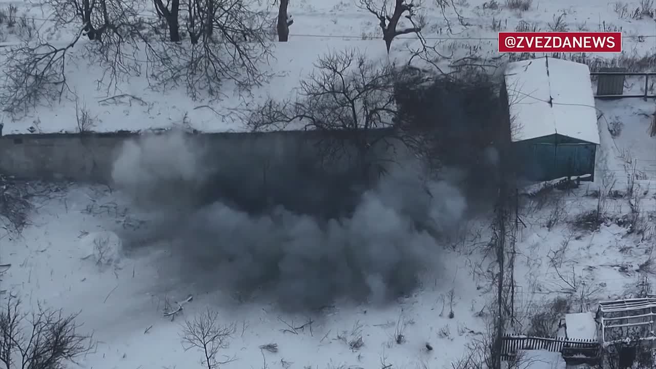 Пытались поднять украинский флаг над Красноармейском и снять это на видео