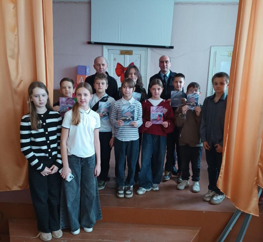 Сотрудники транспортной полиции Донецка провели профилактическую акцию «Безопасный путь» Сотрудники транспортной полиции Донецка провели профилактическую акцию «Безопасный путь»