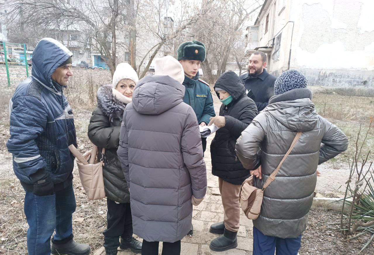 Сегодня,13.01.2026, по поручению Главы ДНР Дениса Пушилина, состоялась встреча с жителями района, на которой присутствовали заместитель главы администрации - директор Департамента финансов Дмитрий Даньшин, заместитель... Сегодня,13.01.2026, по поручению Главы ДНР Дениса Пушилина, состоялась встреча с жителями района, на которой присутствовали заместитель главы администрации - директор Департамента финансов Дмитрий Даньшин, заместитель...