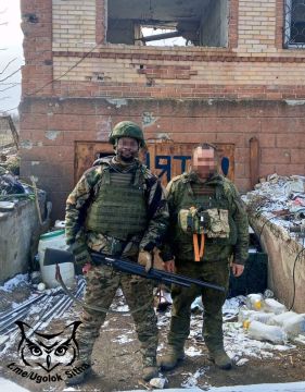 Здоровенный донецкий шахтёр с гладкоствольным самозарядным ружьём МР-155 наперевес