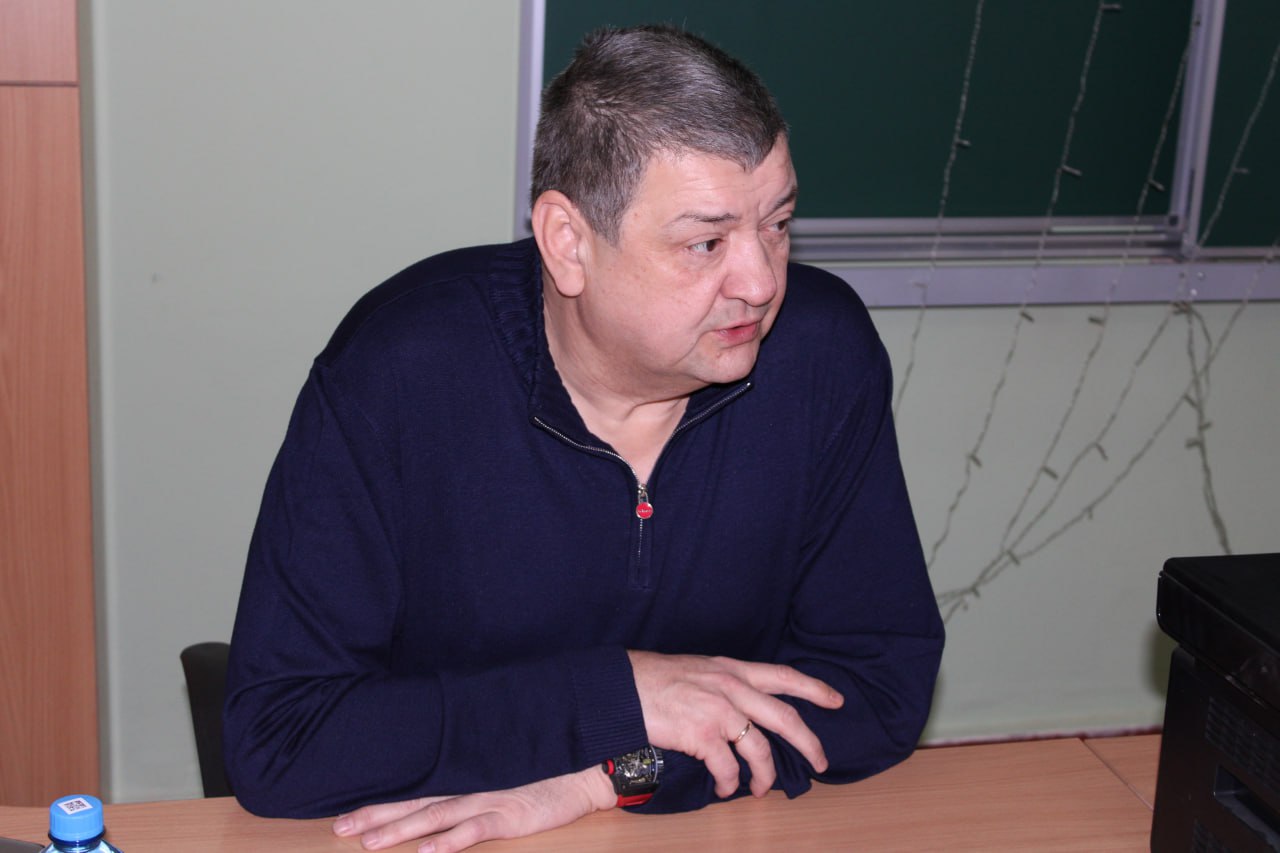 Иван Приходько: Во исполнение поручения Главы Донецкой Народной Республики Дениса Владимировича Пушилина сегодня провел встречу с одним из трудовых коллективов нашего города Иван Приходько: Во исполнение поручения Главы Донецкой Народной Республики Дениса Владимировича Пушилина сегодня провел встречу с одним из трудовых коллективов нашего города