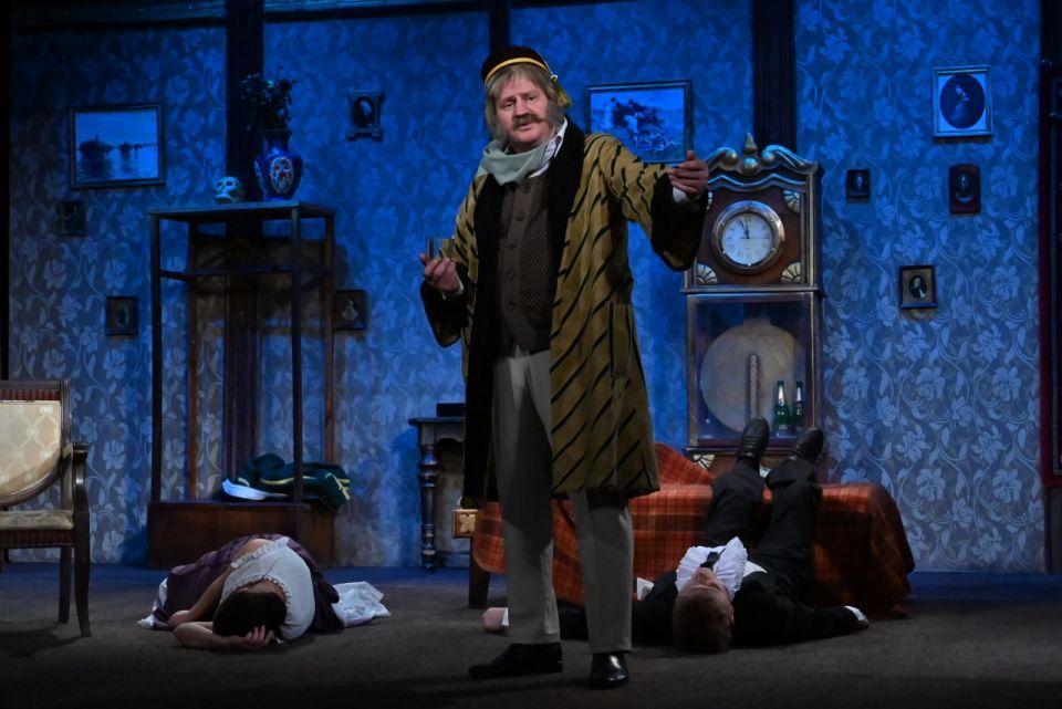 А. П. Чехов: «Искусство даёт крылья и уносит далеко-далеко!» А. П. Чехов: «Искусство даёт крылья и уносит далеко-далеко!»