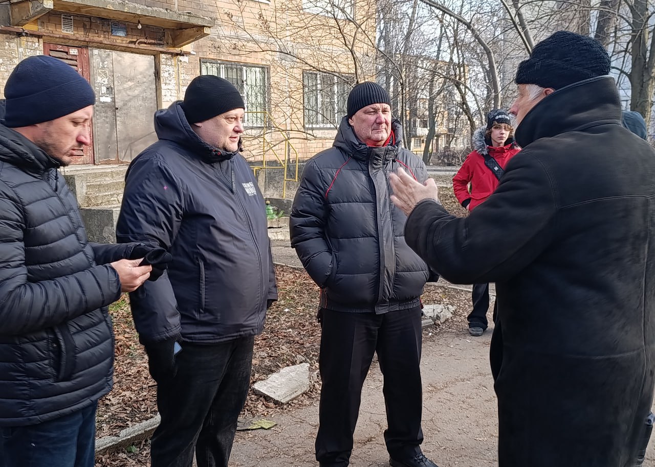 Иван Адамец: В Куйбышевском районе состоялась встреча с жителями дома № 71 по проспекту Панфилова Иван Адамец: В Куйбышевском районе состоялась встреча с жителями дома № 71 по проспекту Панфилова