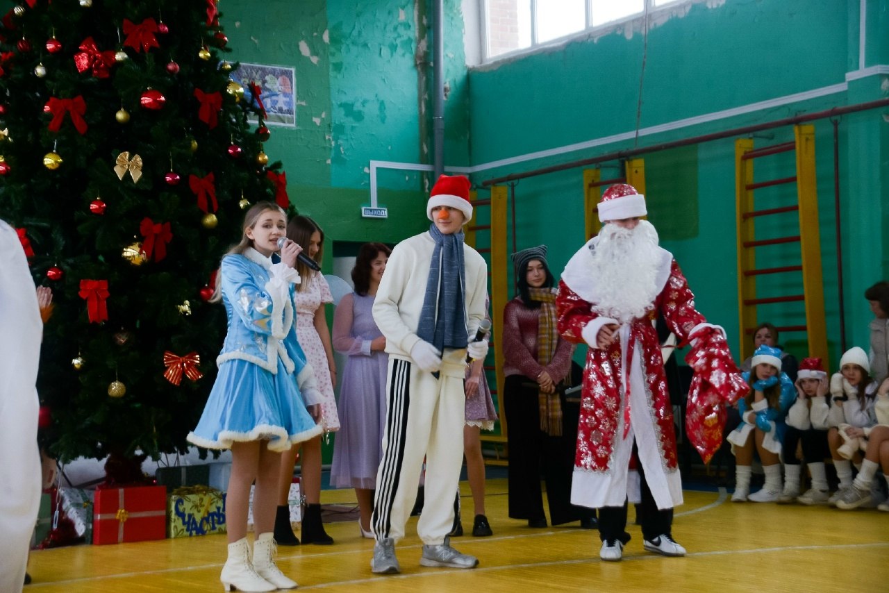 2 января школьный театр "Душа" ГБОУ "СШ № 32 Г.О. МАКЕЕВКА" под руководством Марии Александровны Захаровой представил вниманию учащихся зимнюю сказку "Снеговик и украденный праздник" 2 января школьный театр "Душа" ГБОУ "СШ № 32 Г.О. МАКЕЕВКА" под руководством Марии Александровны Захаровой представил вниманию учащихся зимнюю сказку "Снеговик и украденный праздник"