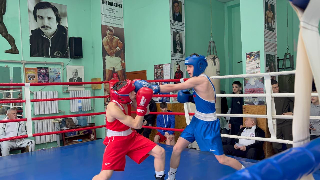 Первенство по боксу. В Донецке состоялось Первенство ГБУ ДО ДНР СШОР по боксу среди юношей и девушек 2012-2013 и 2010-2011 годов рождения, посвящённое памяти героев СВО Первенство по боксу. В Донецке состоялось Первенство ГБУ ДО ДНР СШОР по боксу среди юношей и девушек 2012-2013 и 2010-2011 годов рождения, посвящённое памяти героев СВО