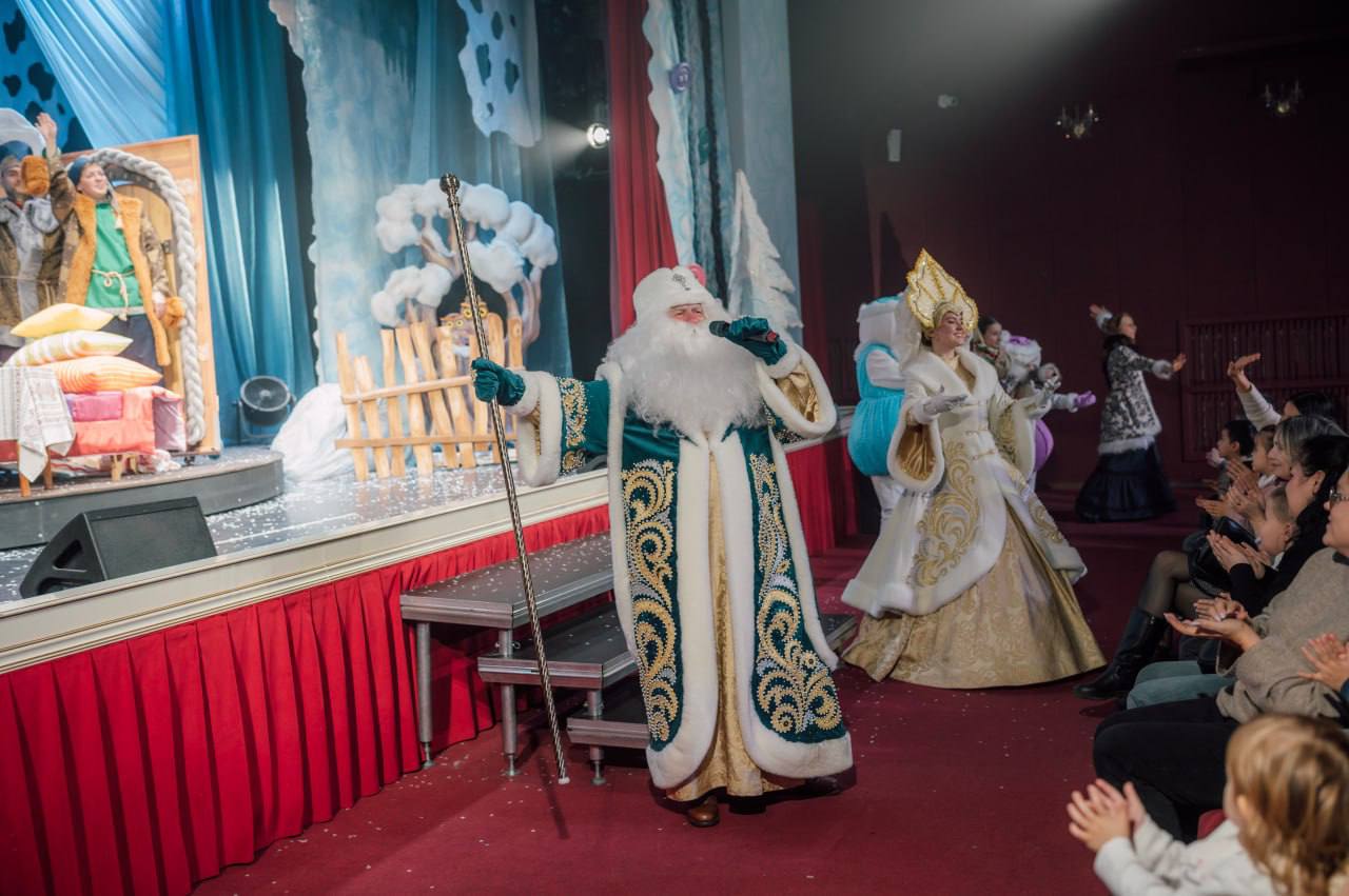 Донецкий театр кукол завершил новогоднюю программу Донецкий театр кукол завершил новогоднюю программу