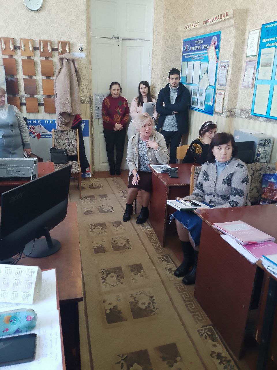 Начальник Раздольненского территориального отдела Валентин Носенко провел встречу с трудовым коллективом Раздольненской школы Начальник Раздольненского территориального отдела Валентин Носенко провел встречу с трудовым коллективом Раздольненской школы