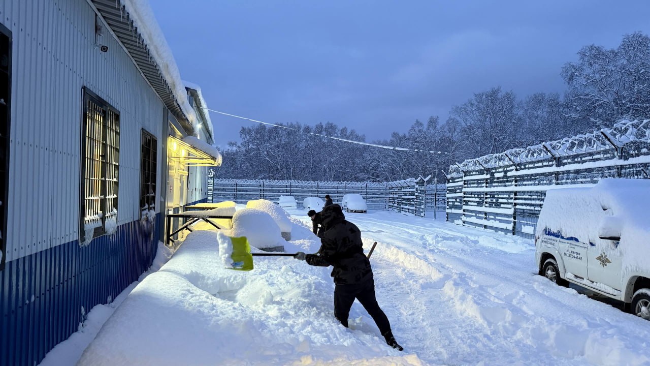 Доброе утро!. Камчатка в снежном плену: ветер сбивает с ног, сугробы до второго этажа, перебои в авиасообщении, многие учреждения ушли на дистанционную работу Доброе утро!. Камчатка в снежном плену: ветер сбивает с ног, сугробы до второго этажа, перебои в авиасообщении, многие учреждения ушли на дистанционную работу