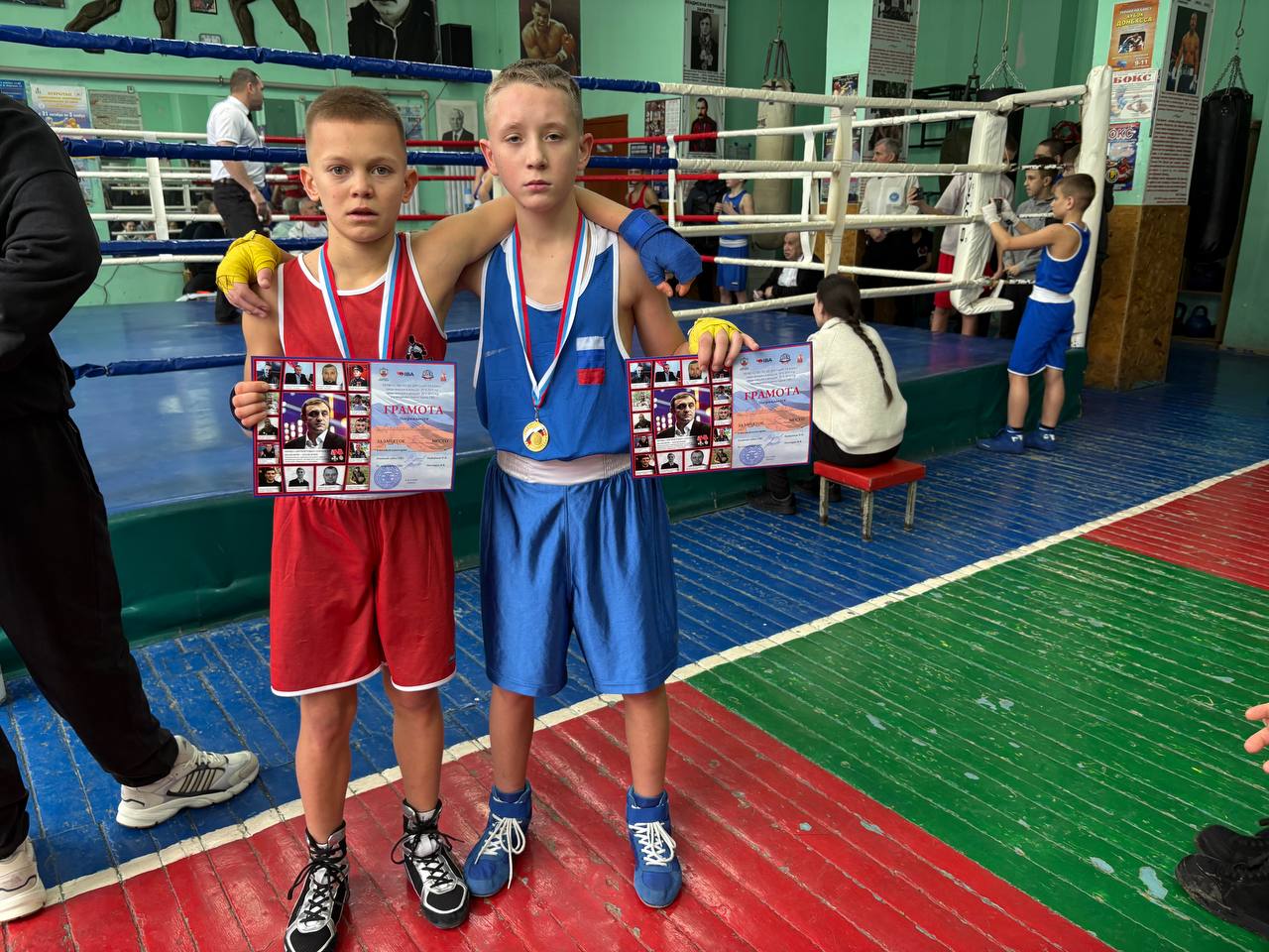 Первенство по боксу. В Донецке состоялось Первенство ГБУ ДО ДНР СШОР по боксу среди юношей и девушек 2012-2013 и 2010-2011 годов рождения, посвящённое памяти героев СВО Первенство по боксу. В Донецке состоялось Первенство ГБУ ДО ДНР СШОР по боксу среди юношей и девушек 2012-2013 и 2010-2011 годов рождения, посвящённое памяти героев СВО