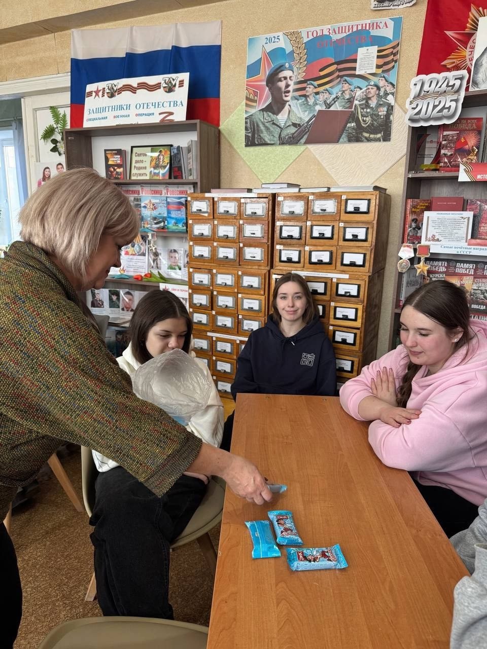 Школьники Старобешевской школы №1 поучаствовали в в новогоднем мероприятии Школьники Старобешевской школы №1 поучаствовали в в новогоднем мероприятии