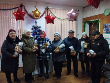 Жители старшего поколения Волновахского муниципального округа получили подарки с Ямала